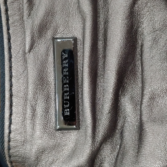 😍 Rare Burberry metallic hobo 😍 - Picture 8 of 10